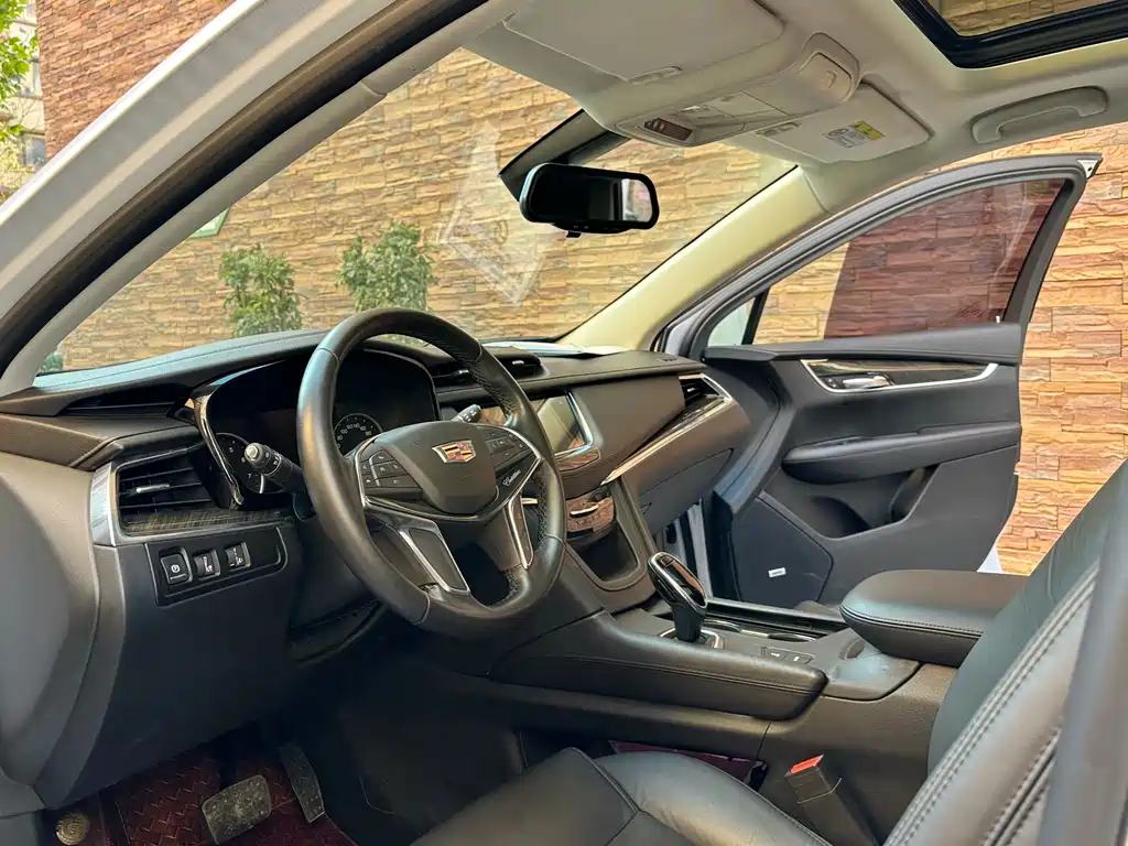 Cadillac XT5 — миниатюра 4