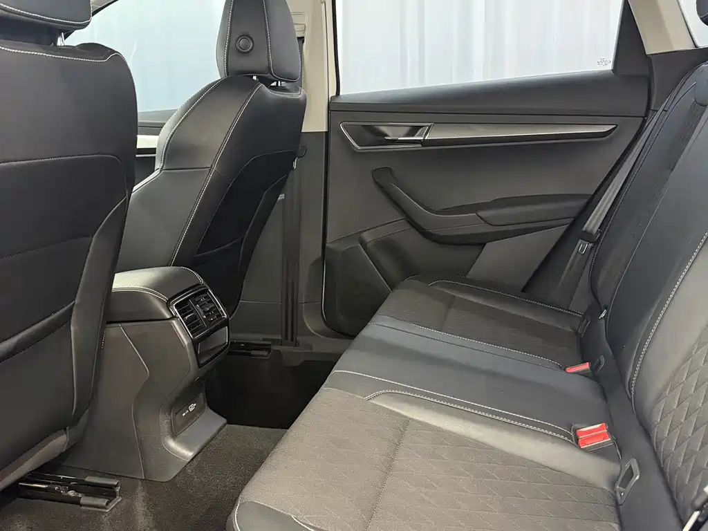 Skoda Karoq — миниатюра 10