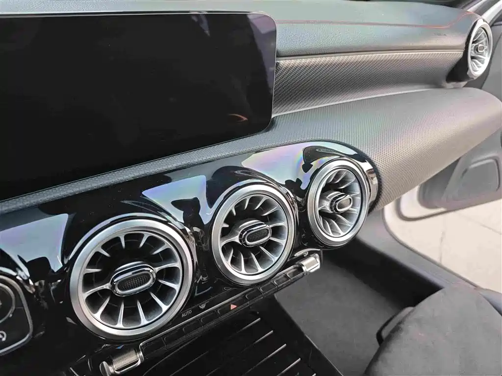 Mercedes-Benz A-Class 2024 — фото 14