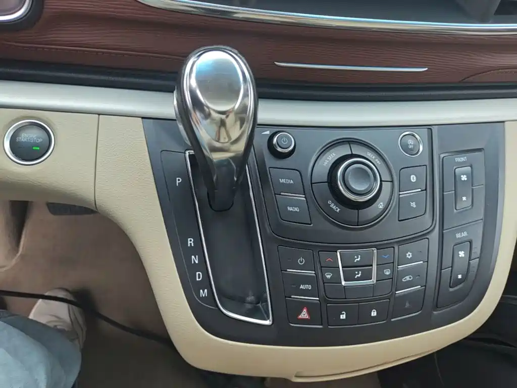 Buick GL8 — миниатюра 14