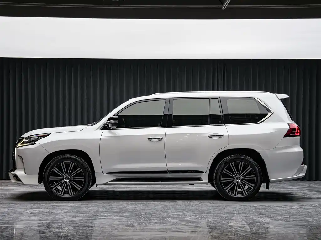 Lexus LX — миниатюра 7