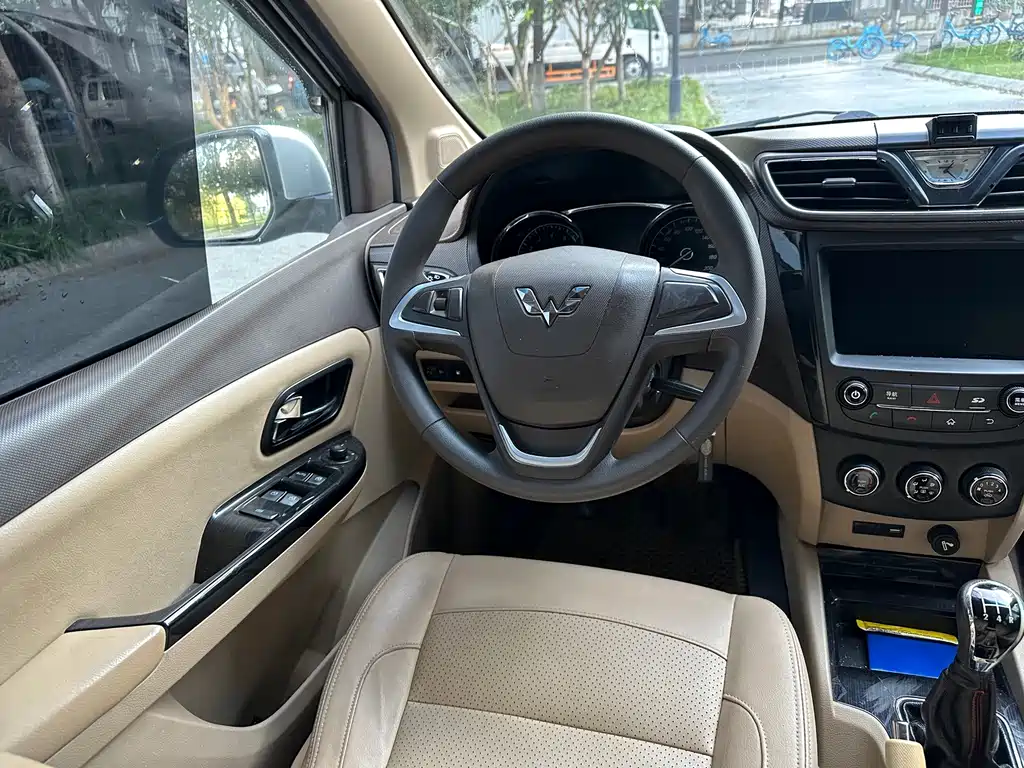 Wuling Hongguang — миниатюра 13