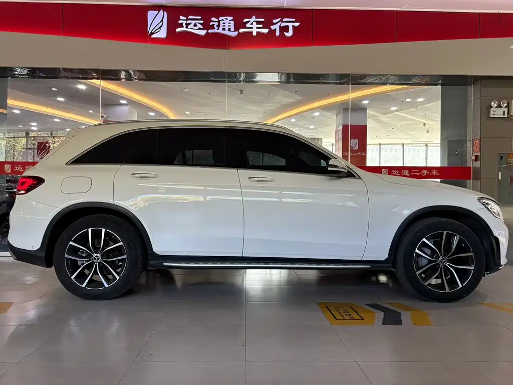MERCEDES-BENZ GLC