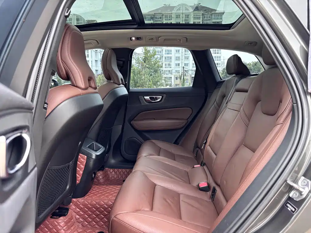 Volvo XC60 — миниатюра 10