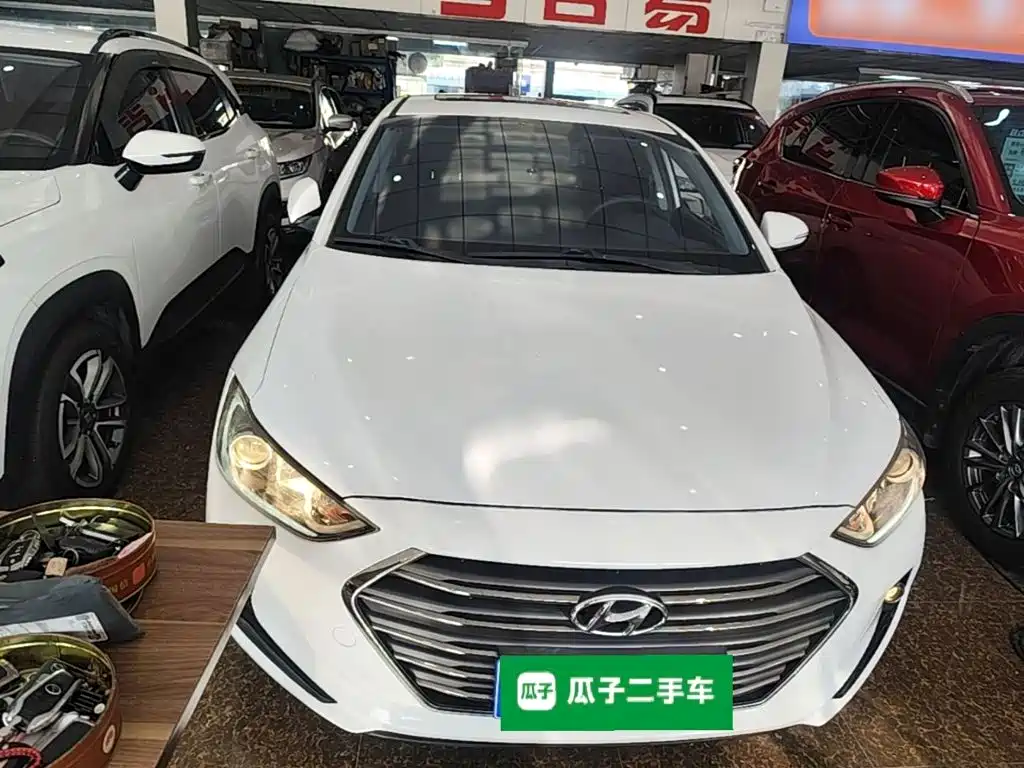 Hyundai Elantra — миниатюра 3