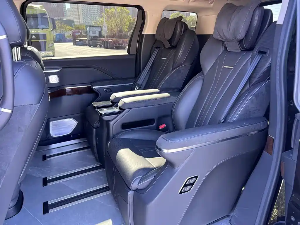Hongqi Hongqi HQ9 PHEV — миниатюра 18