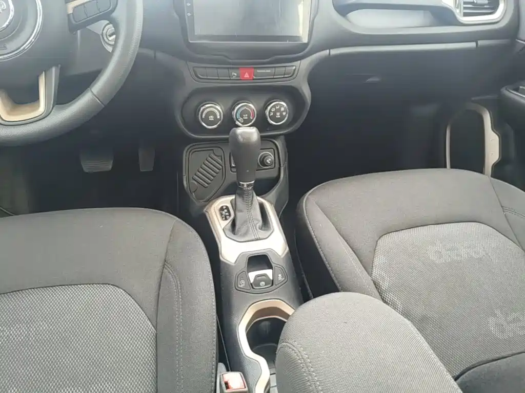Jeep Renegade — миниатюра 14