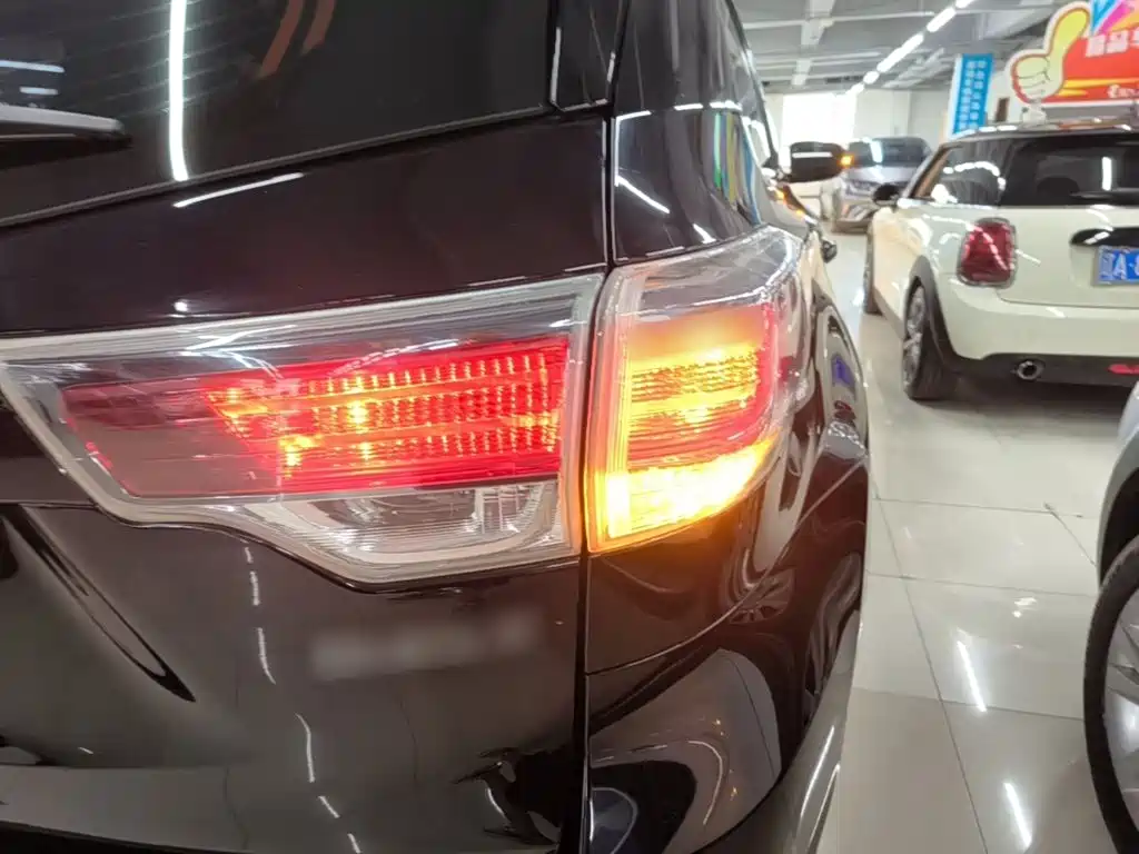 Toyota Highlander — миниатюра 8