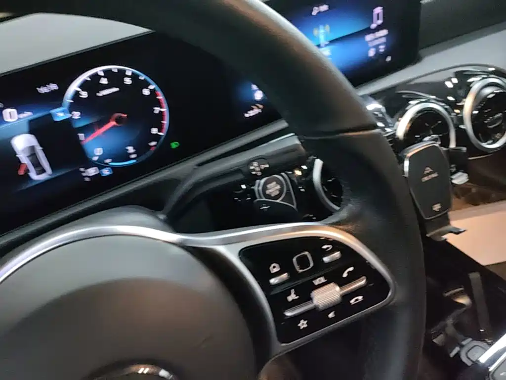 Mercedes-Benz A-Class — миниатюра 14