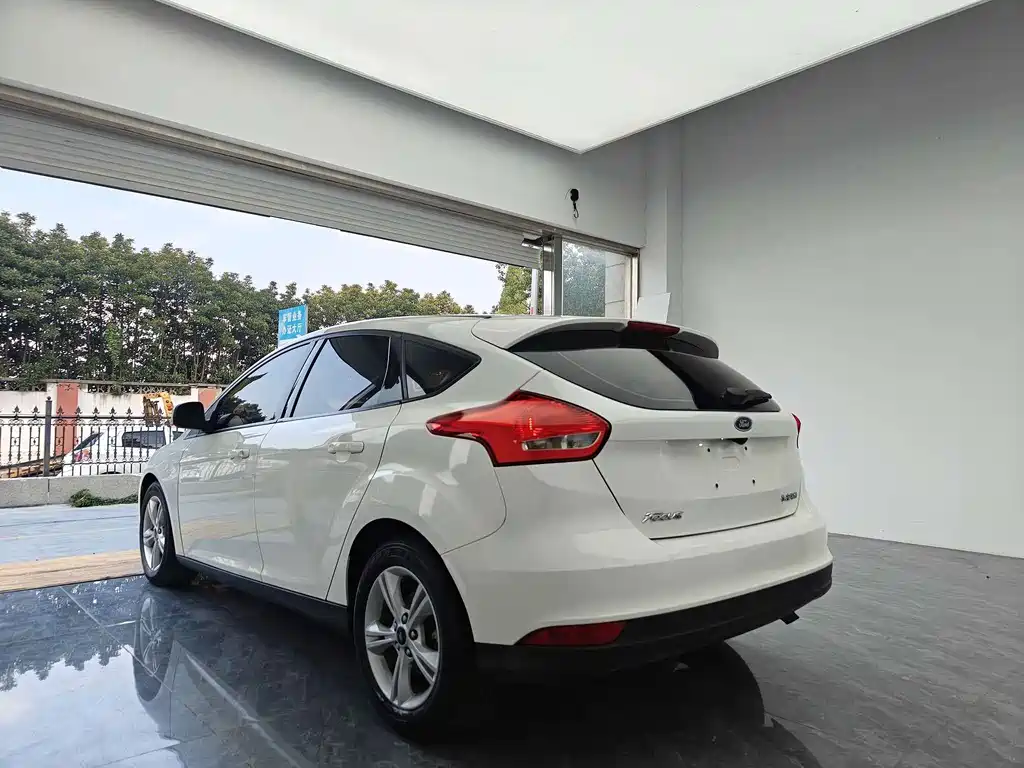 Ford Focus — миниатюра 6