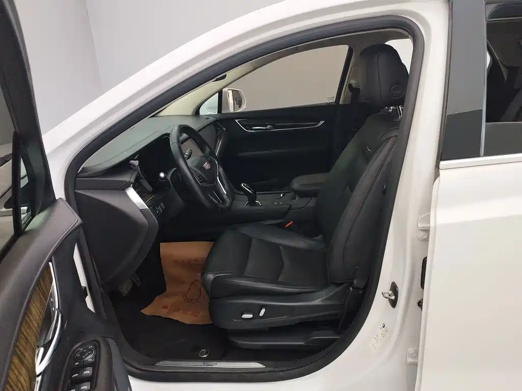 Cadillac XT5 — миниатюра 11