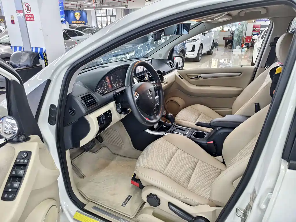 Mercedes-Benz A-Class (Import) — миниатюра 5