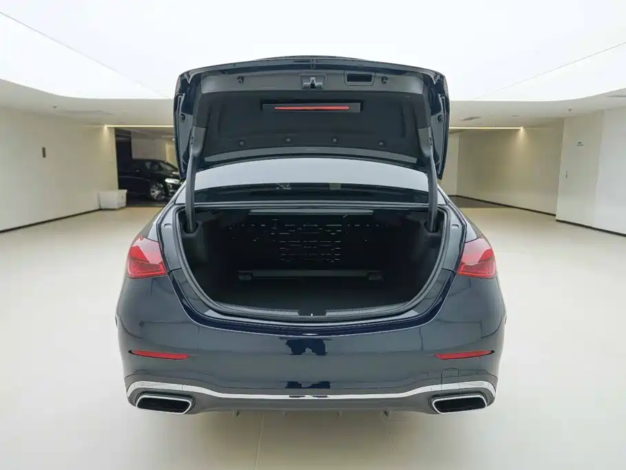 Mercedes-Benz C-Class — миниатюра 6