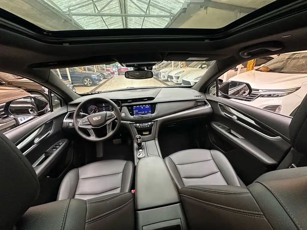 Cadillac XT5 — миниатюра 9