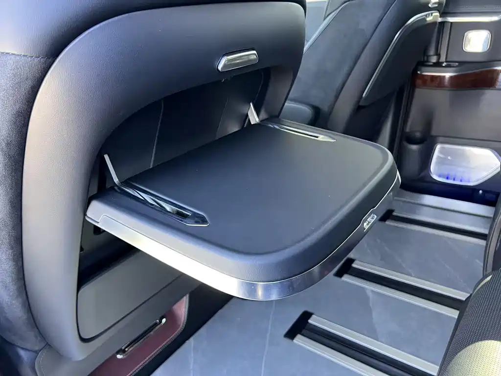Hongqi Hongqi HQ9 PHEV — миниатюра 13