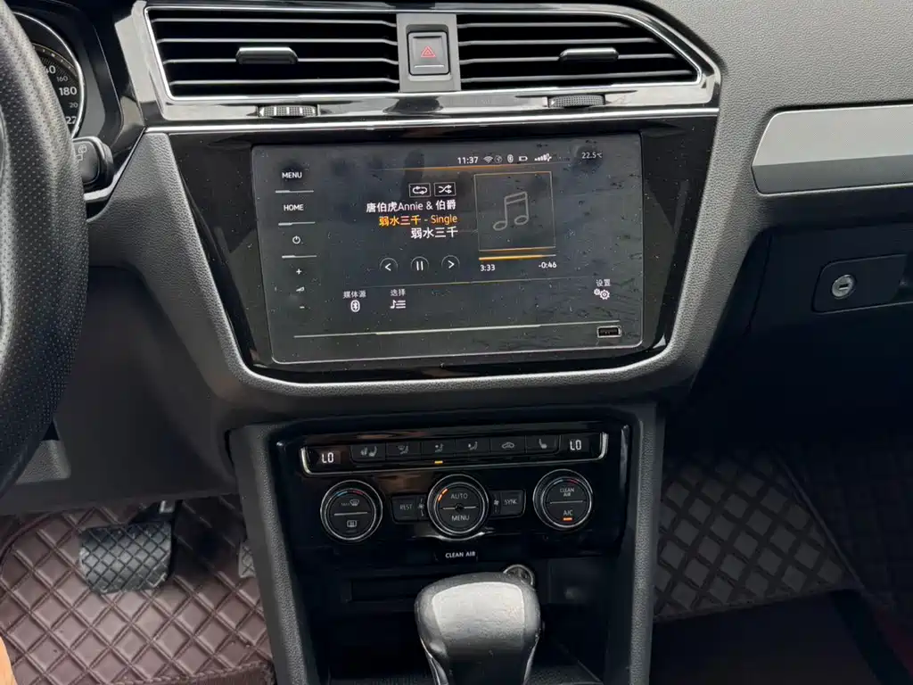Volkswagen Tiguan L — миниатюра 17