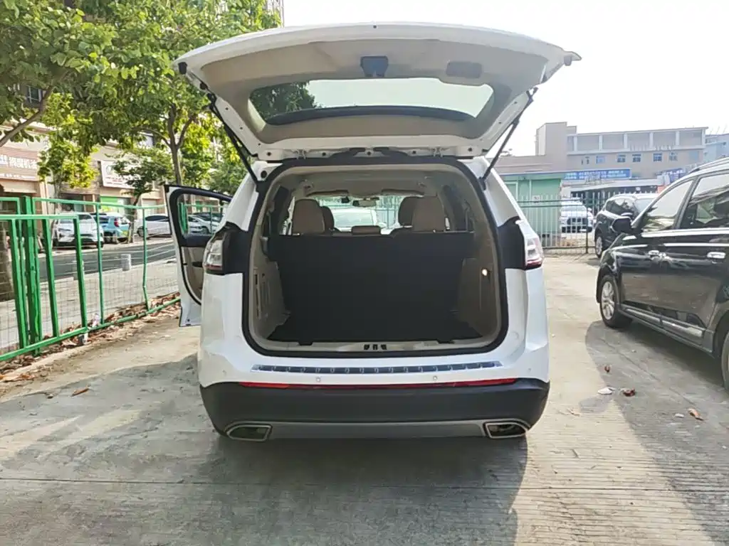 Ford Edge — миниатюра 19