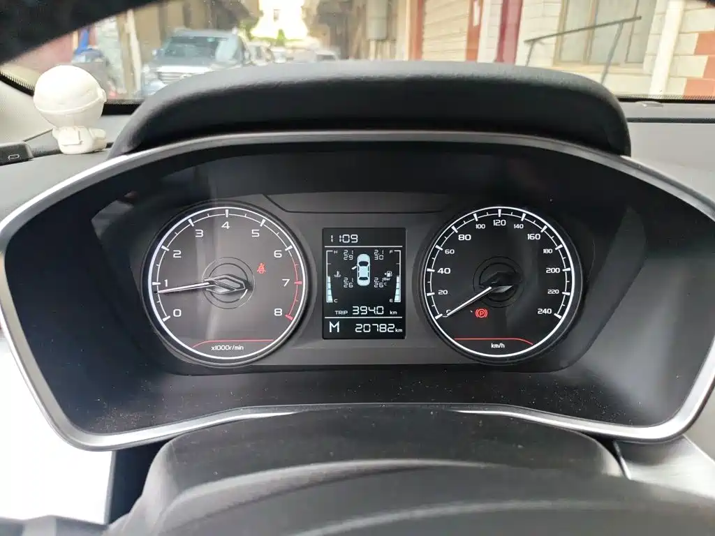 Geely Binyue — миниатюра 7