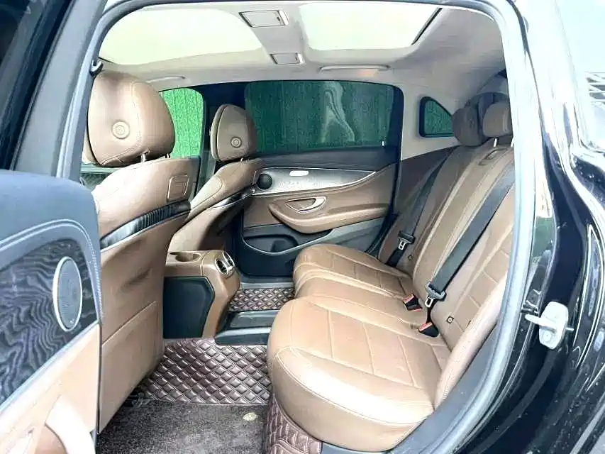 Mercedes-Benz E-Class — миниатюра 10