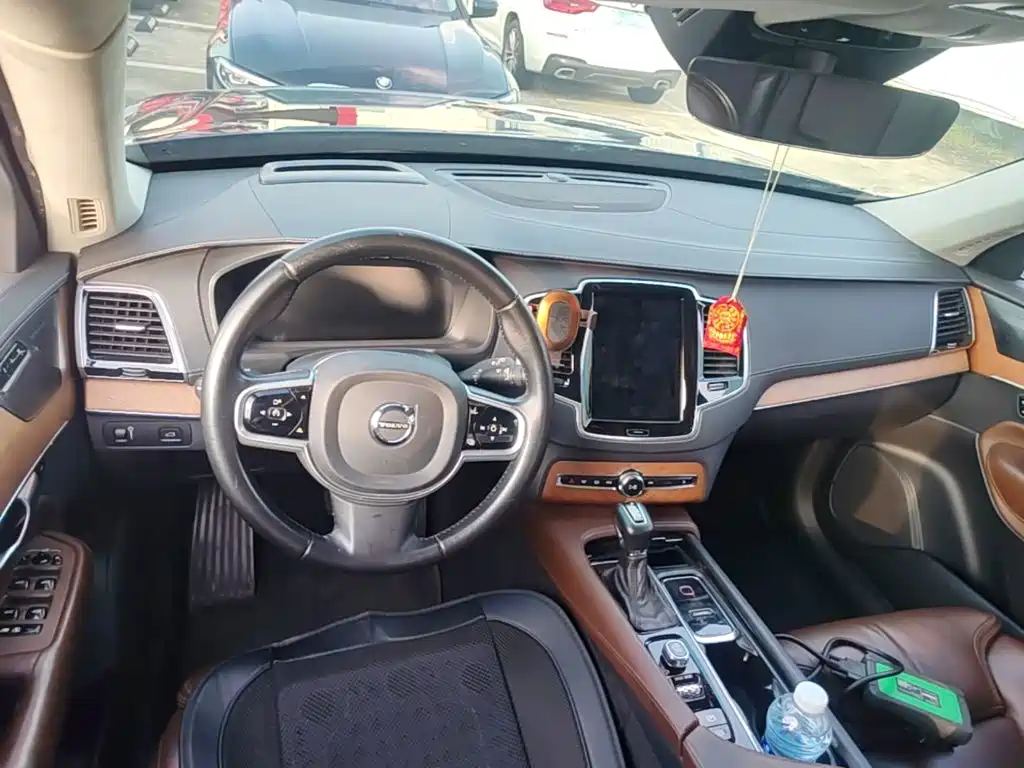 Volvo XC90 — миниатюра 14