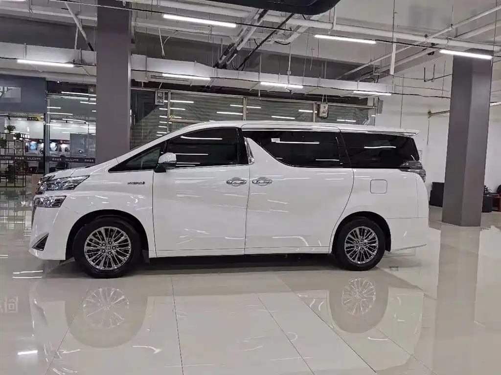 Toyota Vellfire 2019 2.5L HV Luxury