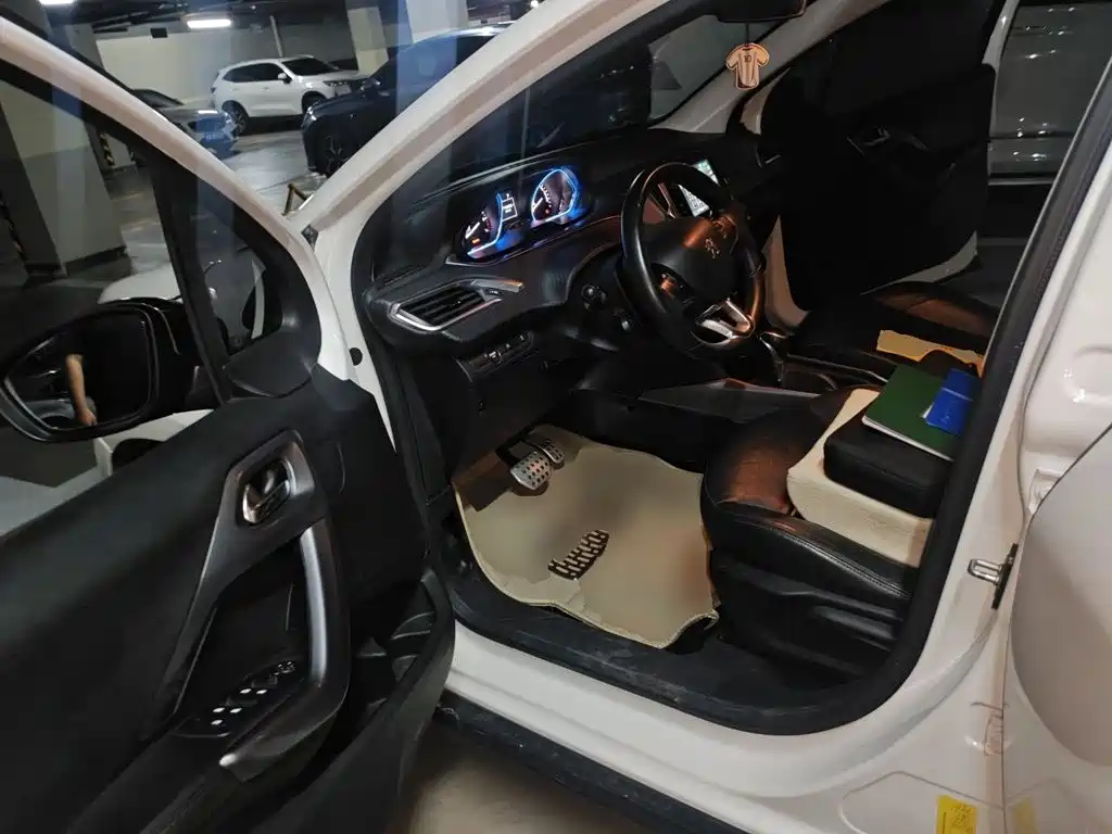 Peugeot 2008 — миниатюра 12