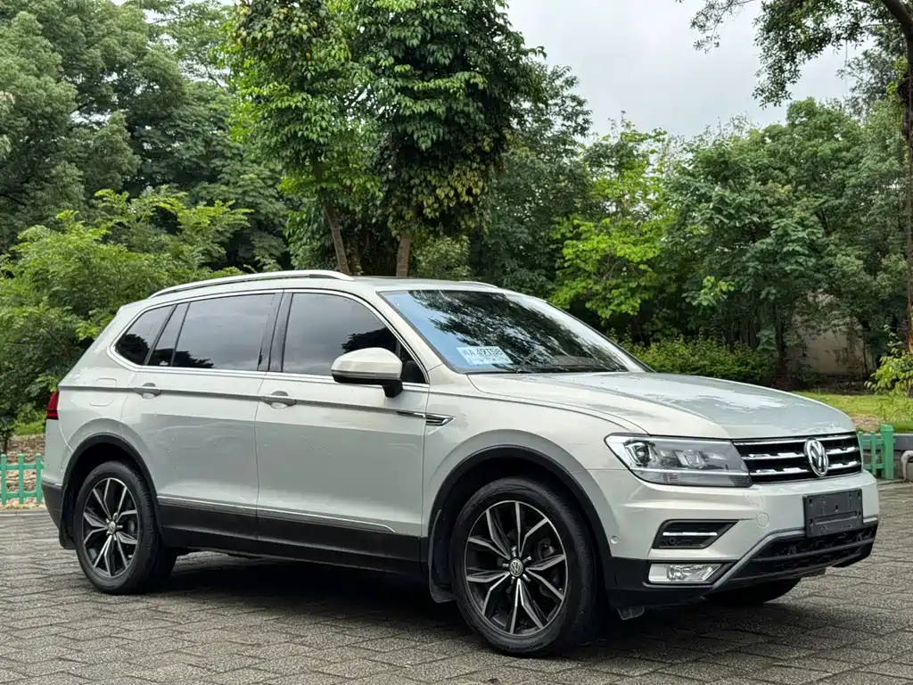 Volkswagen Tiguan L — миниатюра 2