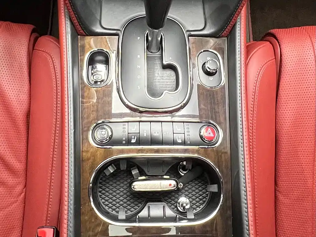 Bentley Flying Spur — миниатюра 16