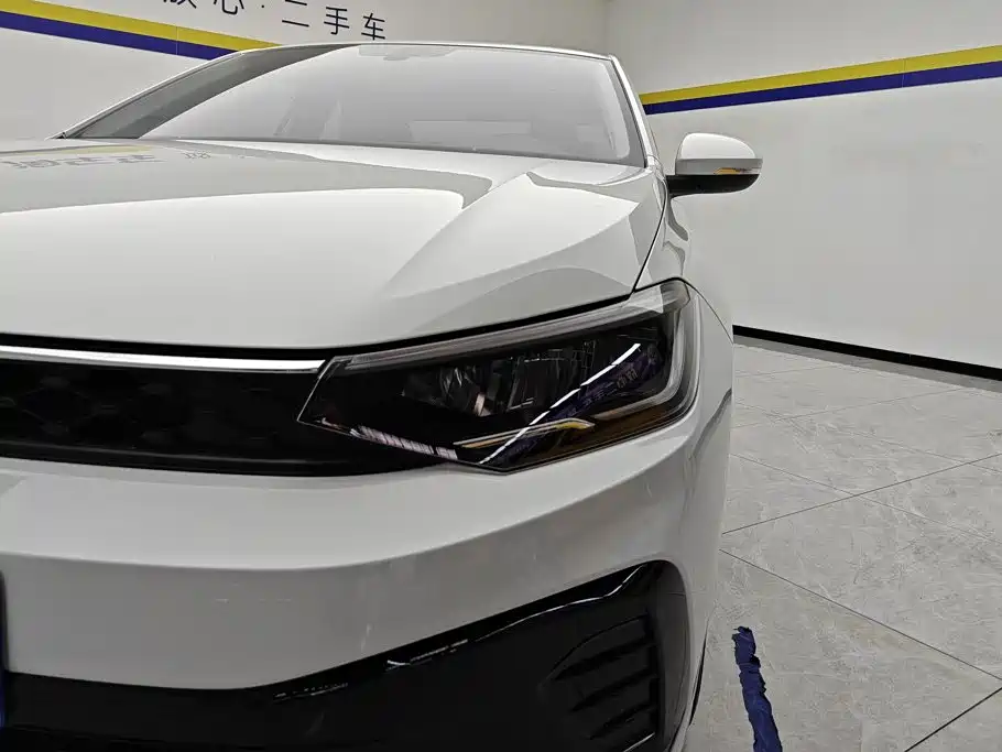Volkswagen Lavida — миниатюра 5