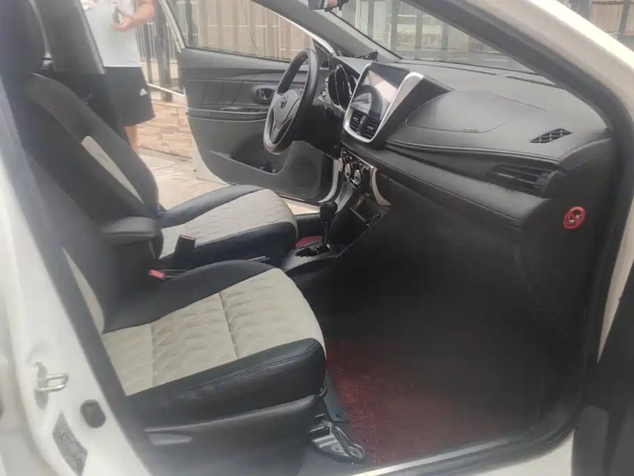 Toyota Yaris L — миниатюра 8