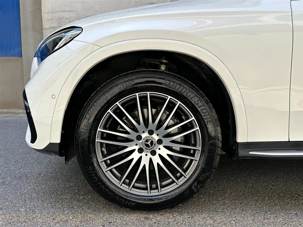 Mercedes-Benz GLC 2024 GLC 300 L 4MATIC 5 мест