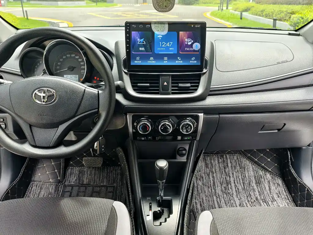 Toyota Yaris L — миниатюра 35
