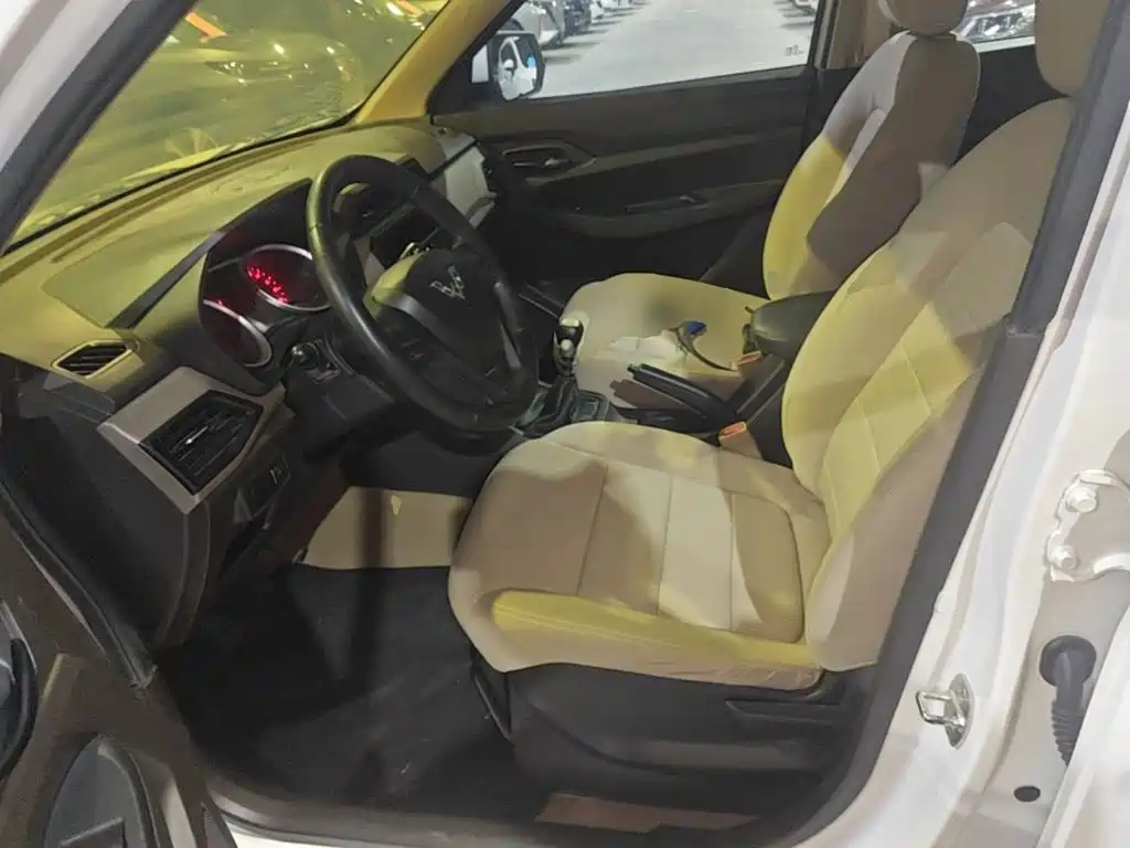 Wuling Hongguang — миниатюра 15