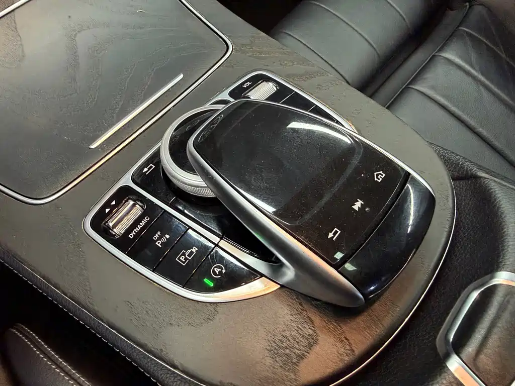 Mercedes-Benz E-Class (Import) — миниатюра 18