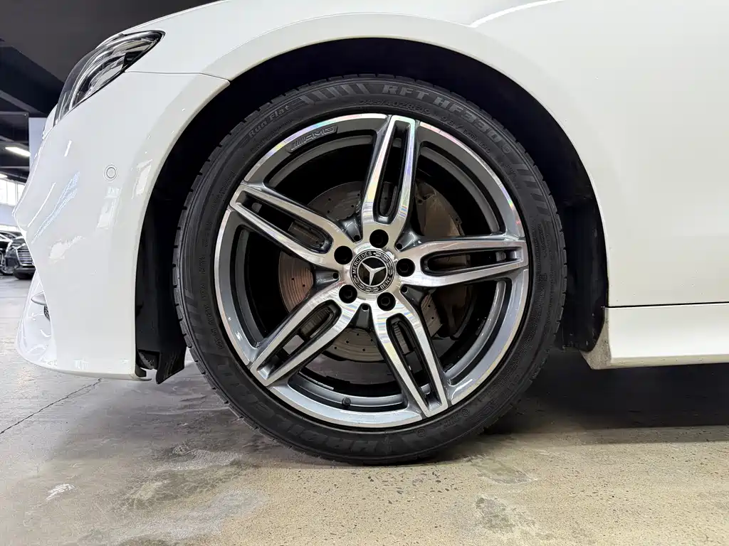 Mercedes-Benz E-Class (Import) — миниатюра 24