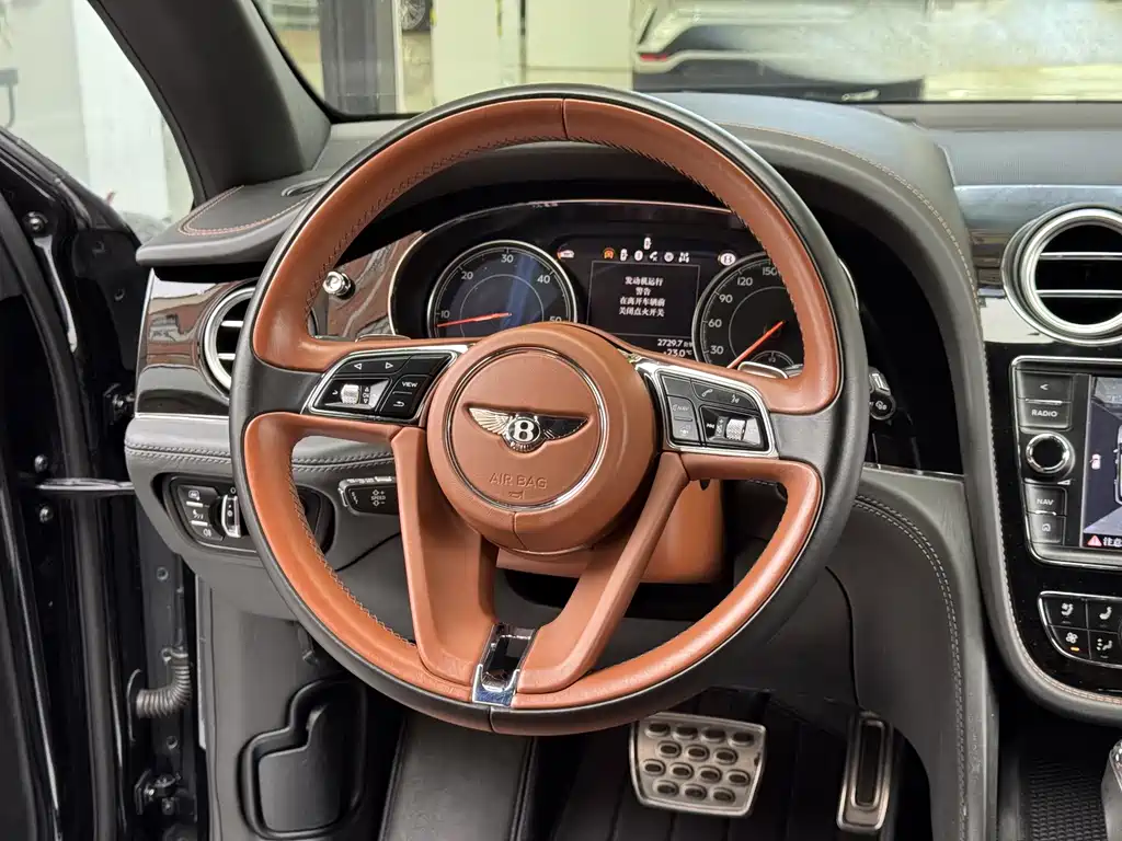 Bentley Bentayga — миниатюра 17
