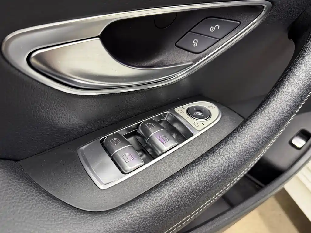 Mercedes-Benz E-Class (Import) — миниатюра 20