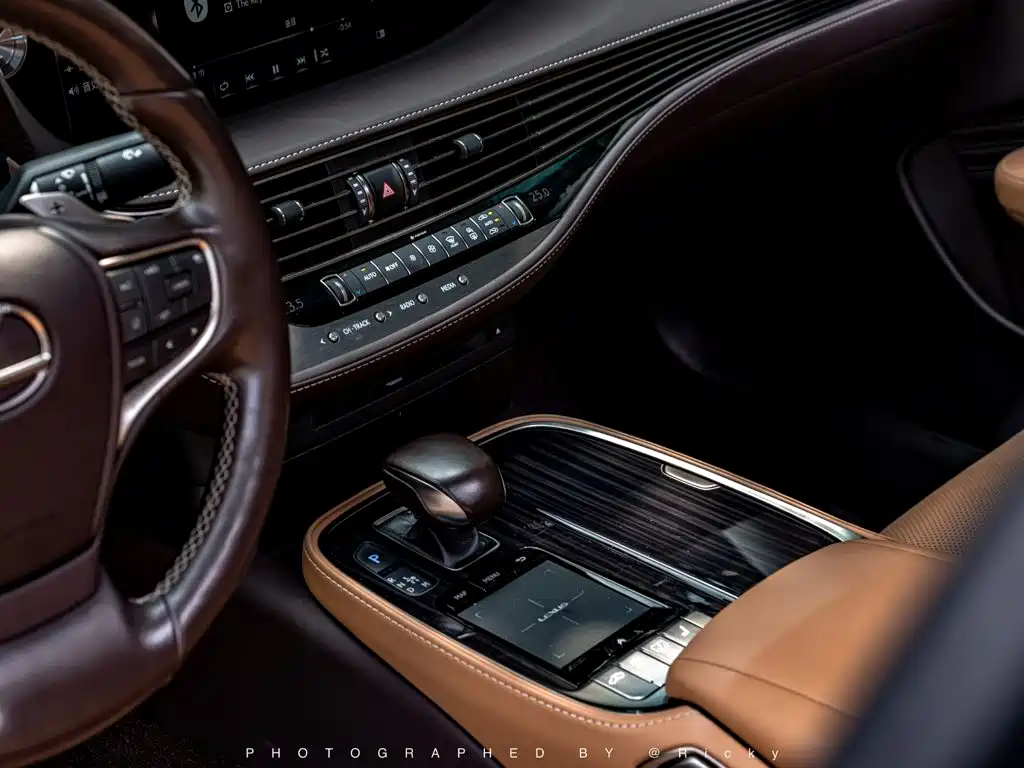 Lexus LS — миниатюра 7