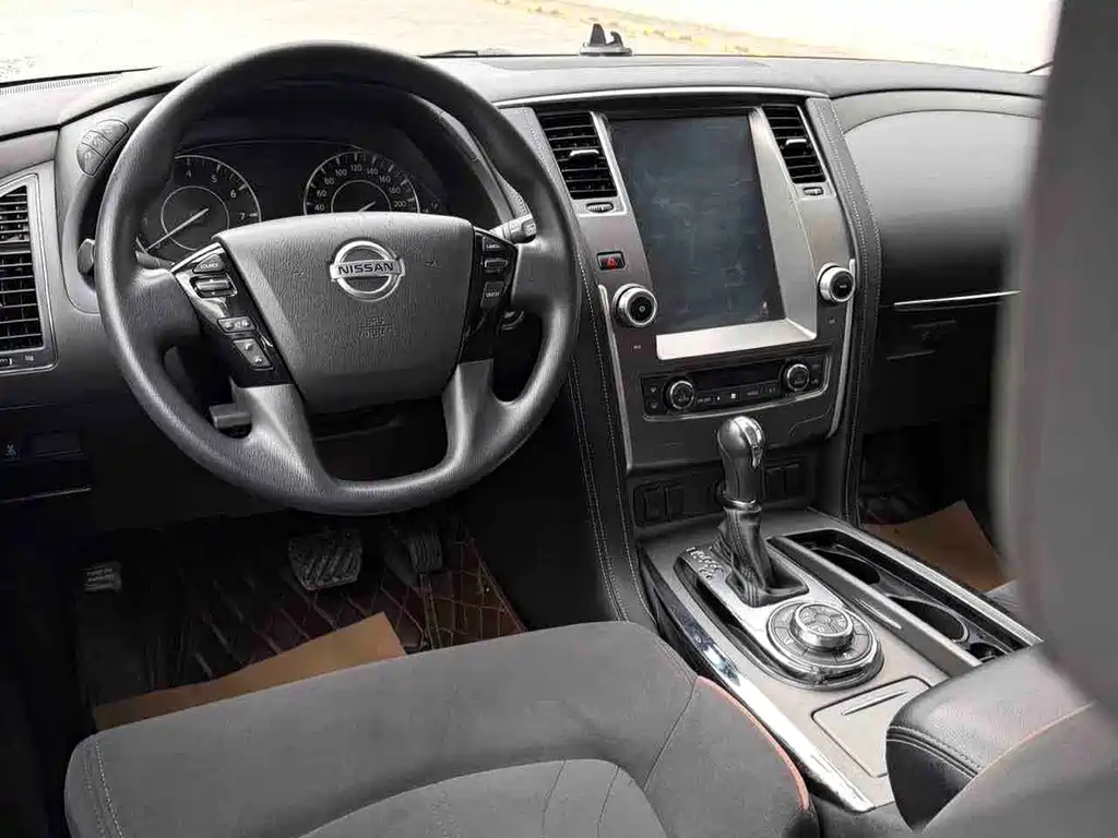 Nissan Patrol — миниатюра 8
