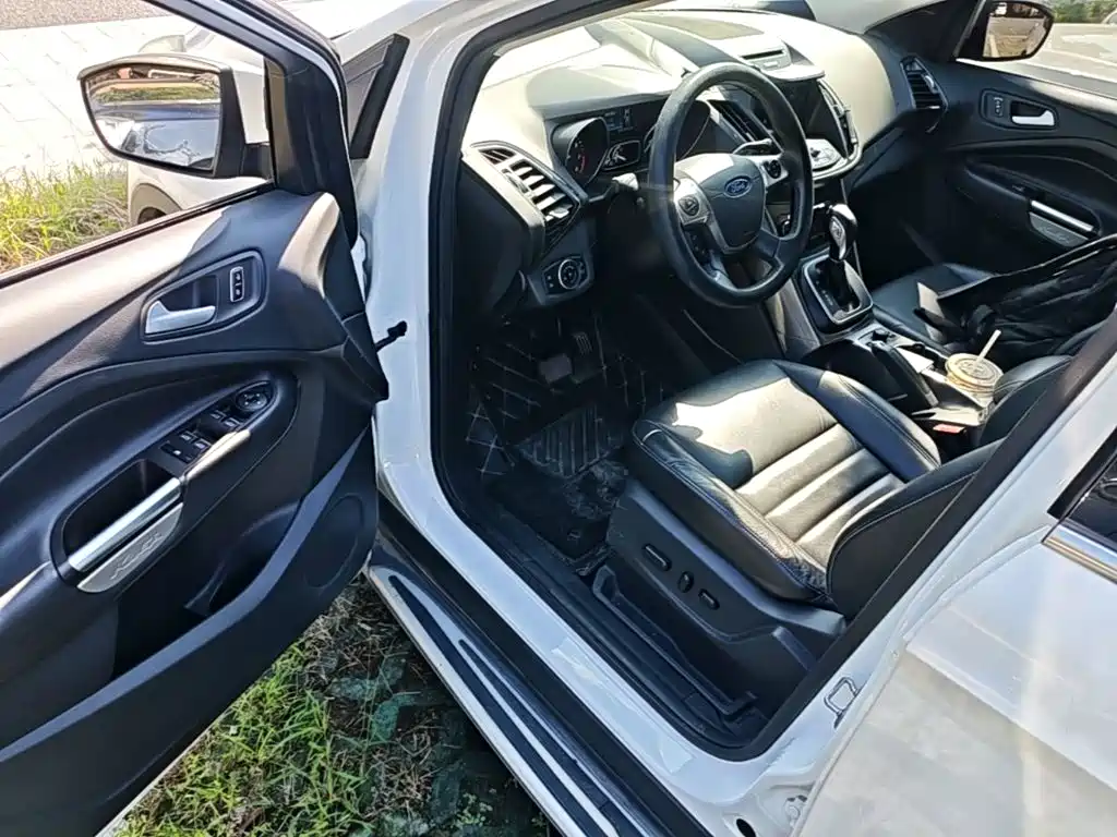 Ford Kuga — миниатюра 16