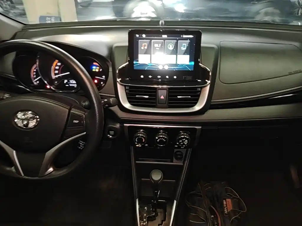Toyota Yaris L — миниатюра 13