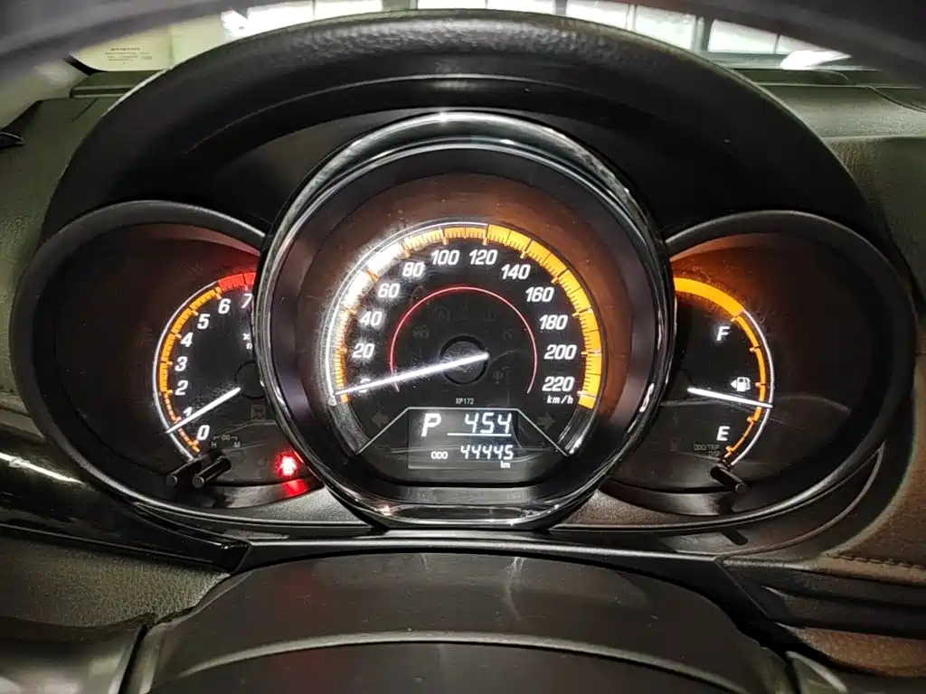 Toyota Yaris L — миниатюра 12