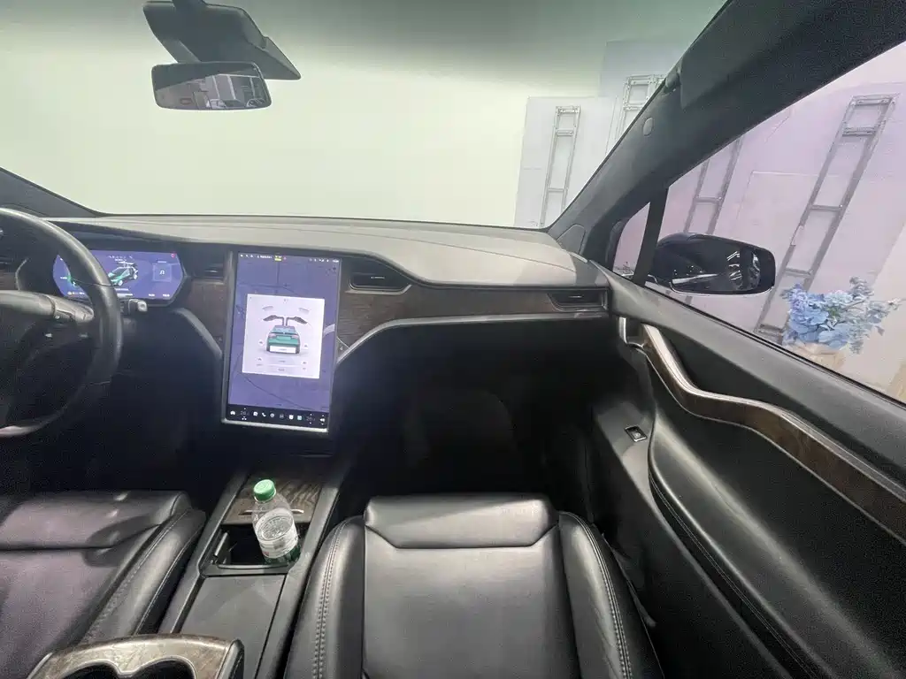 Tesla Model X — фотографии объявления, Фото 10