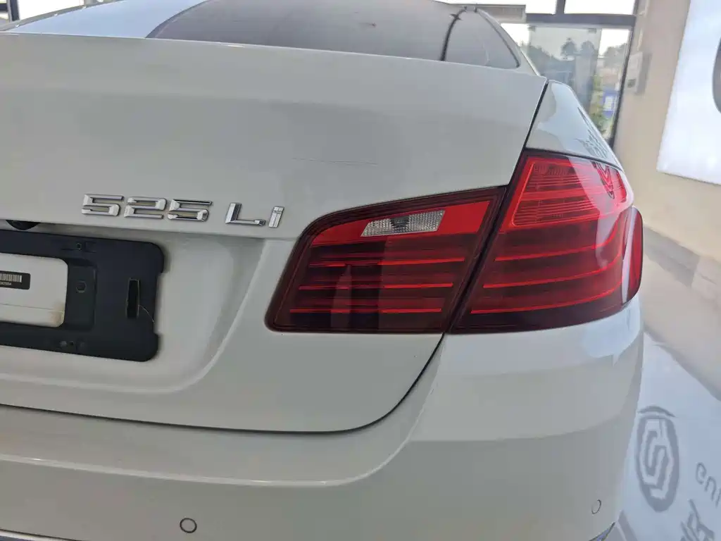 BMW 5 Series — миниатюра 16