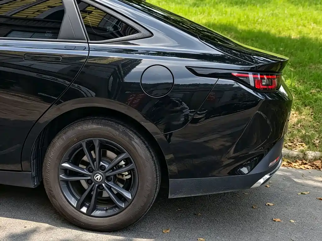 Changan Yida — миниатюра 5