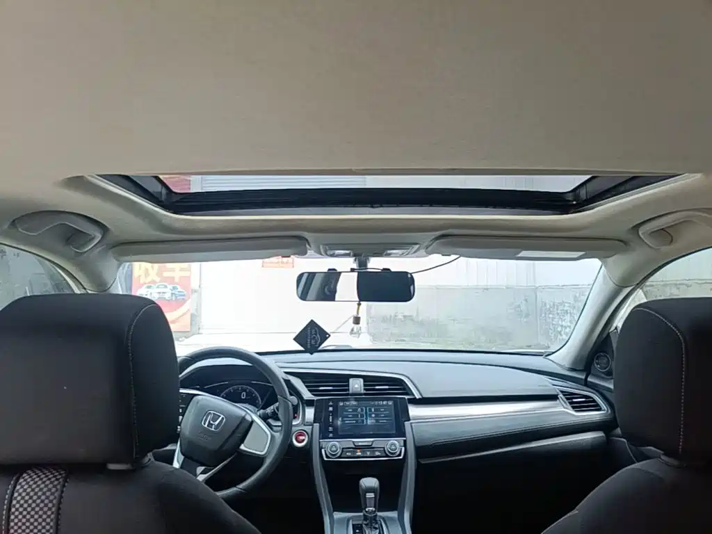 Honda Civic — миниатюра 18