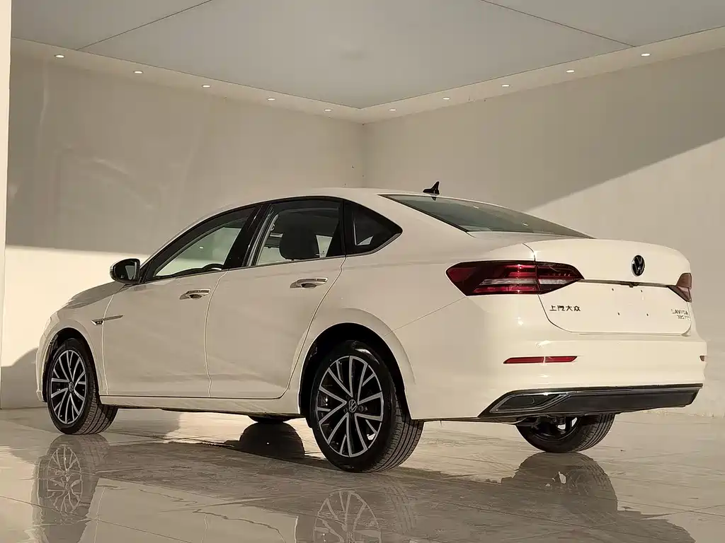 Volkswagen Lavida — миниатюра 4