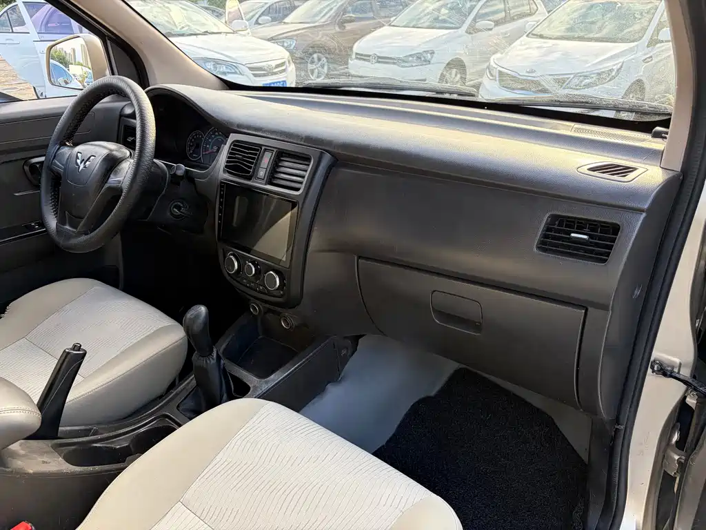 Wuling Rongguang V — миниатюра 16