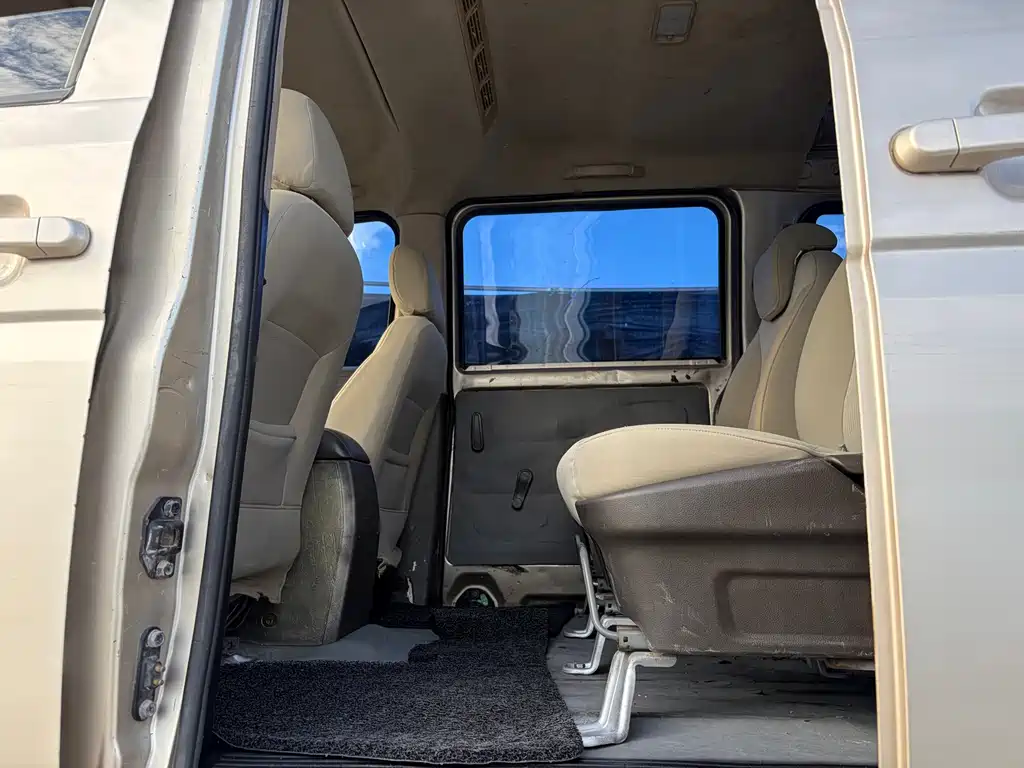 Wuling Rongguang V — миниатюра 12