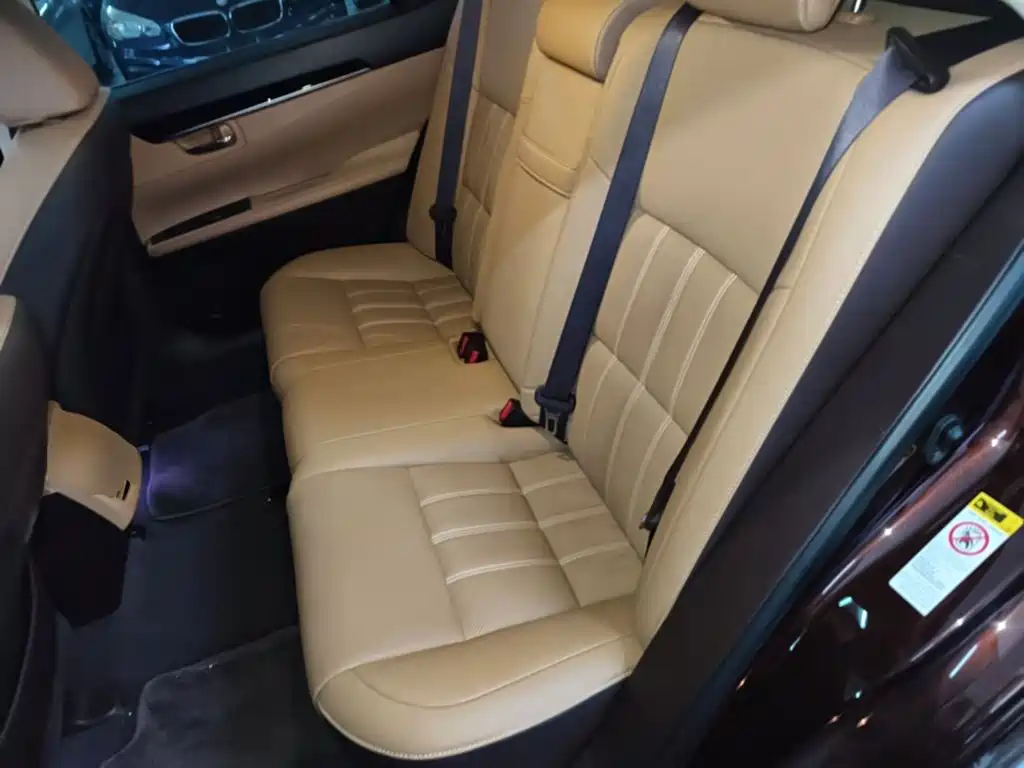 Lexus ES — миниатюра 17